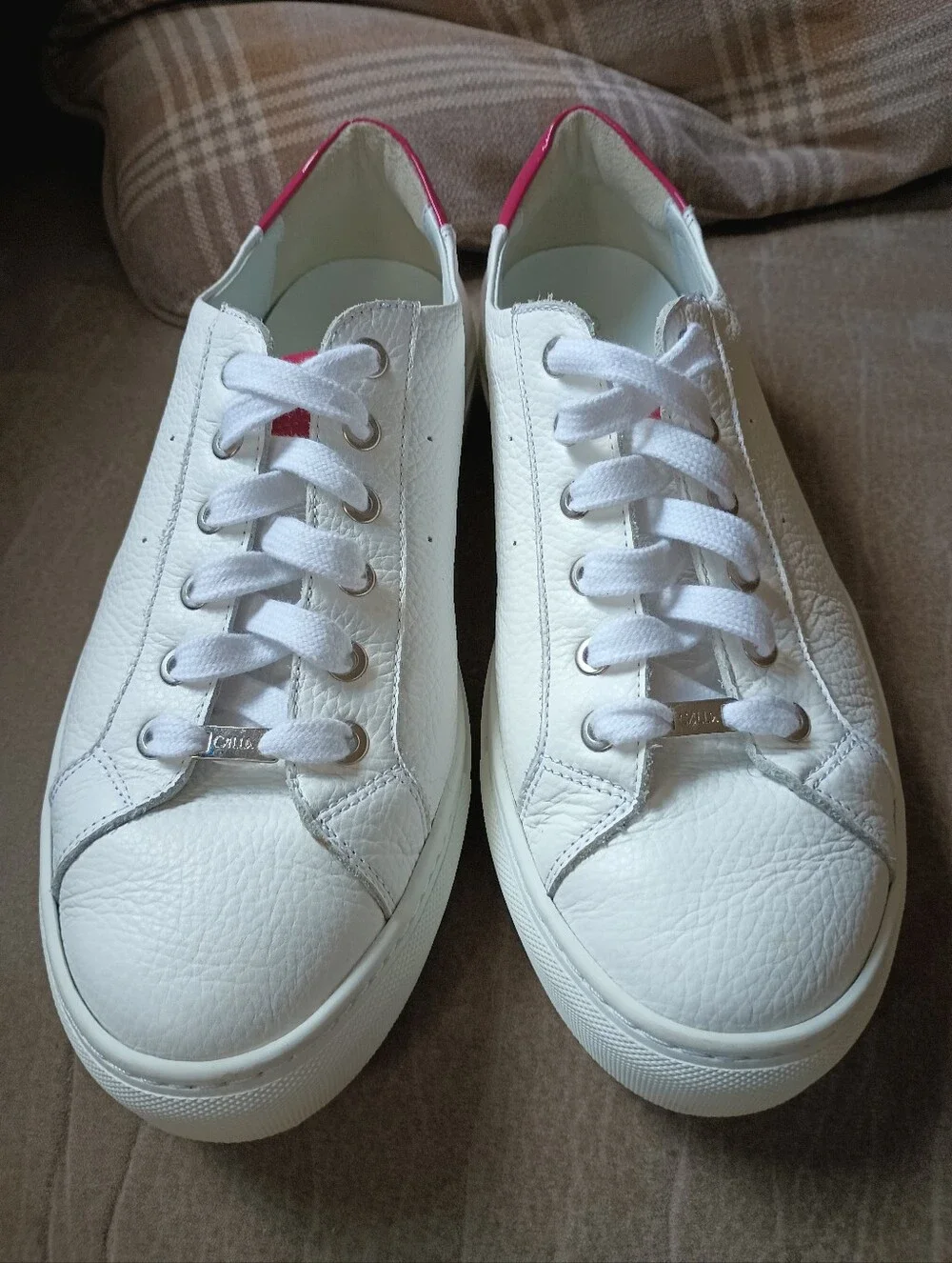 Calla Shoes Star White Grain Leather Hot Pink Accent Wide Fit Sneakers Size 42